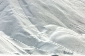 DQ298-Snow-on-12A-Piles.jpg