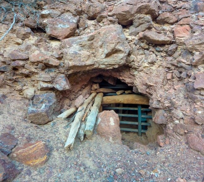 DT423--Mine-at-Lava-Chuar--Pan-(2)