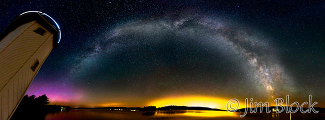 DW411,412,421-Milky-Way-with-Northern-Lights---Pan-(9)