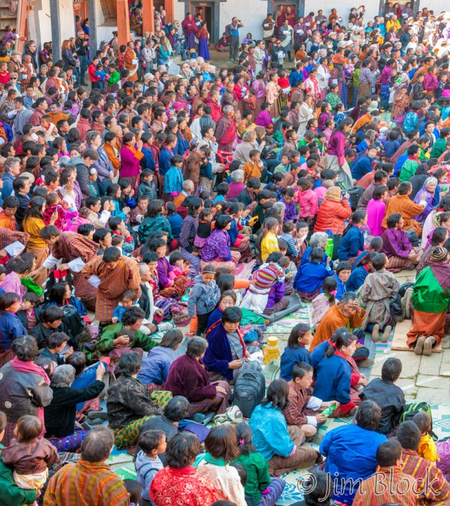 BHU-6810--Crowd-at-Black-necked-Crane-Festival---Pan-(3)