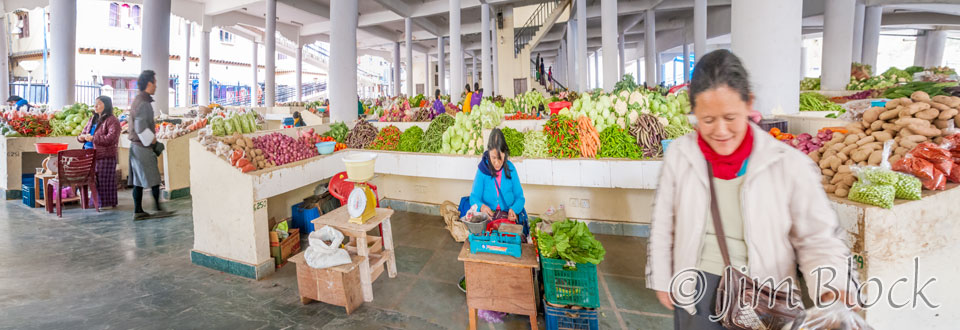 BHU-11677--Timphu-Vegetable-Market---Pan-(3)