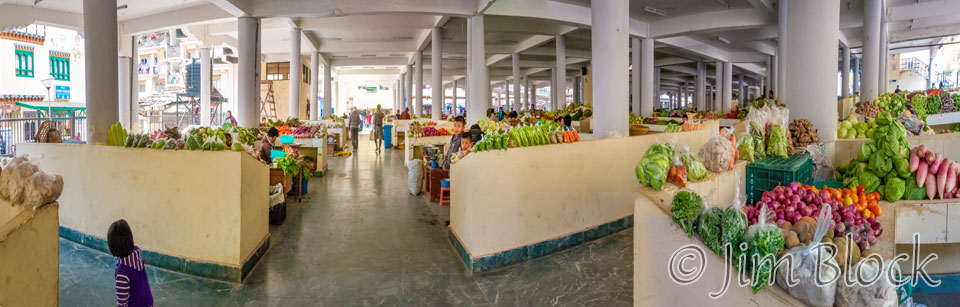 BHU-11834--Veggies-at-Weekend-Market---Pan-(4)