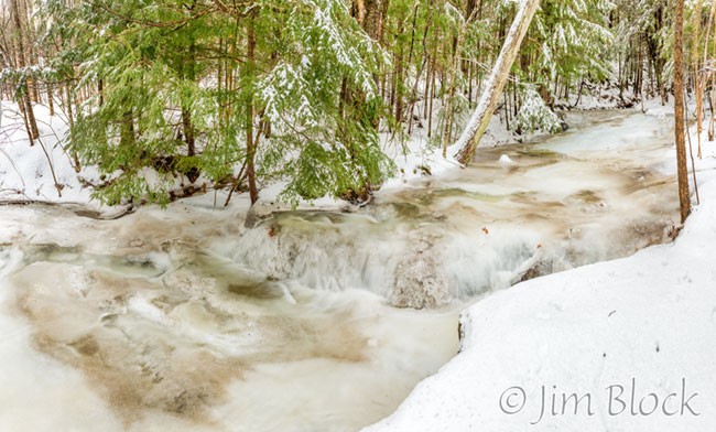 DZ151--Hardy-Hill-Brook-in-winter---Pan-(6)
