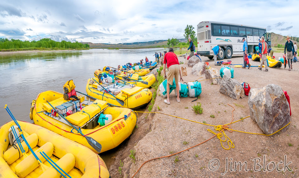 EE251-Arrival-at-Deerlodge-Park---Pan-(2)