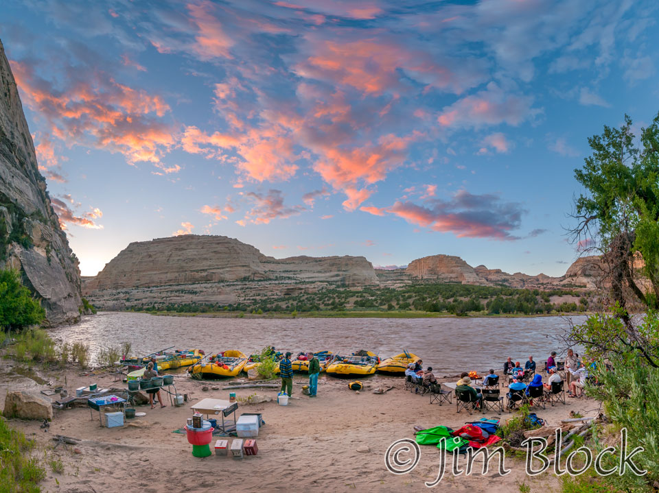 EE528--Sunset-over-Harding-4-Camp---Pan-(9)