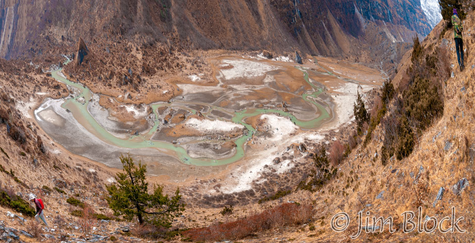 BHU-9361--Stephen-and-Phup-hiking-along-the-Paro-Chhu---Pan-(6)