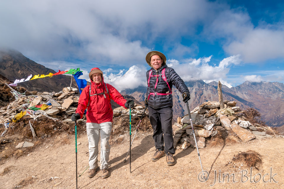 BHU-10278-Stephen-&-Jim-at-Takhung-La-with-Mount-Jhomolhari