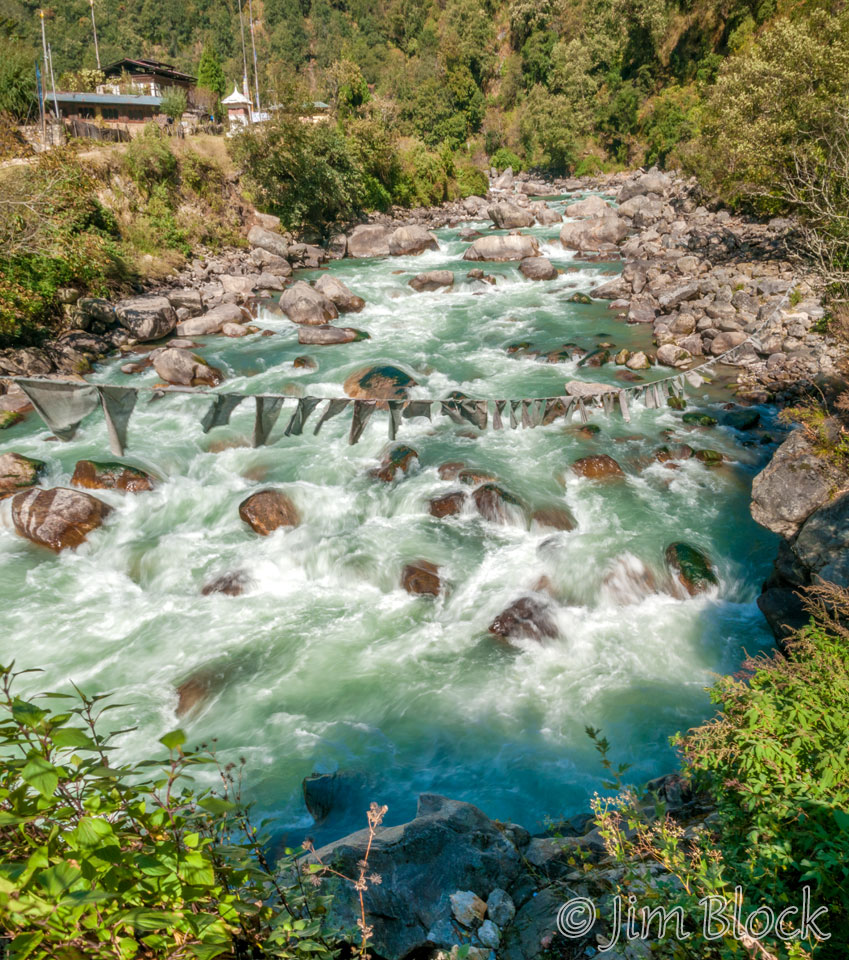 BHU-6100---Mangde-Chhu-at-checkpoint---Pan-(3)