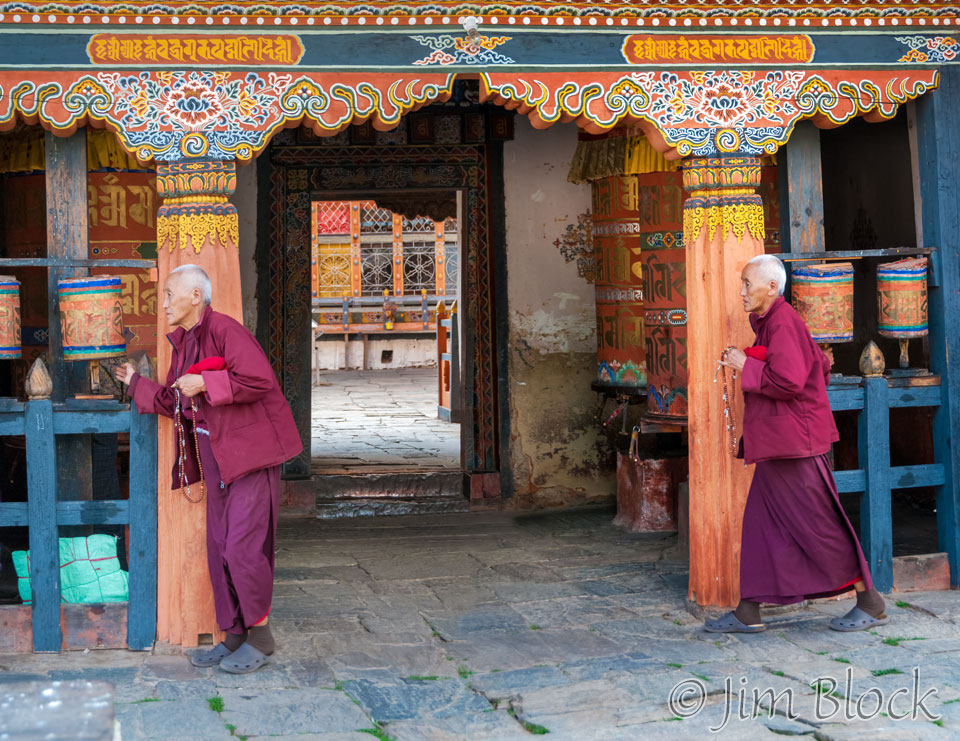 BHU-2918--Spinning-Prayer-Wheels---Pan-(2)