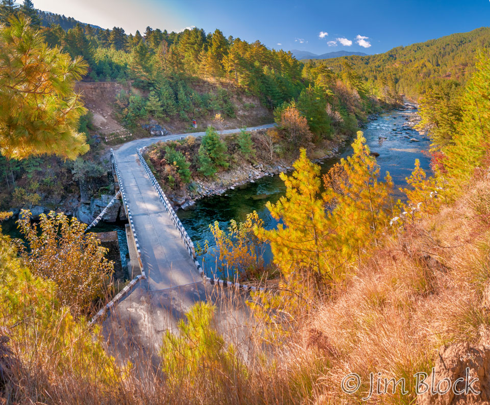 BHU-2364--Bridge-to-Phomdrong-and-Ura----Pano(4)