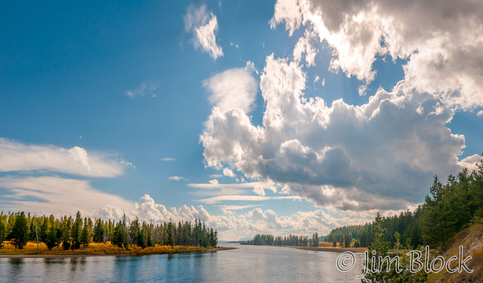 DY030--Yellowstone-Lake---Pan-(5)