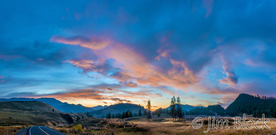 DY047--Haden-Valley-at-Dawn---Pan-(3)