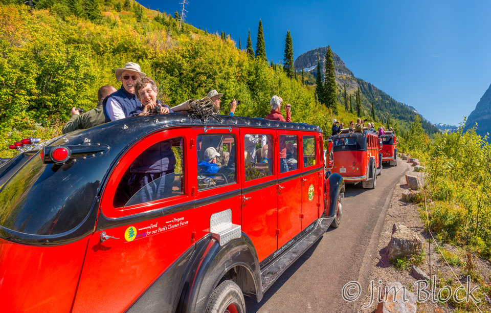 DX655--Glacier-Tour-Buses---Pan-(2)