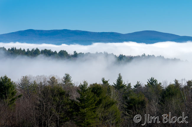 ek096b-moose-mountain-and-fog
